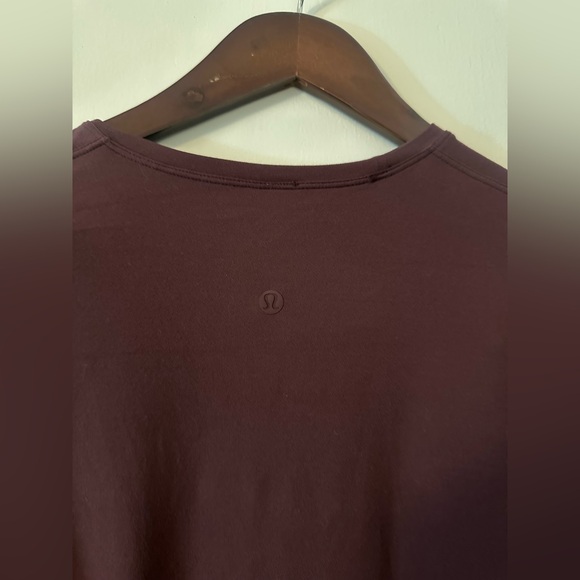 Lululemon Ease of Mind Long Sleeve Bordeaux Drama Womens Size 6-8 - Picture 6 of 7